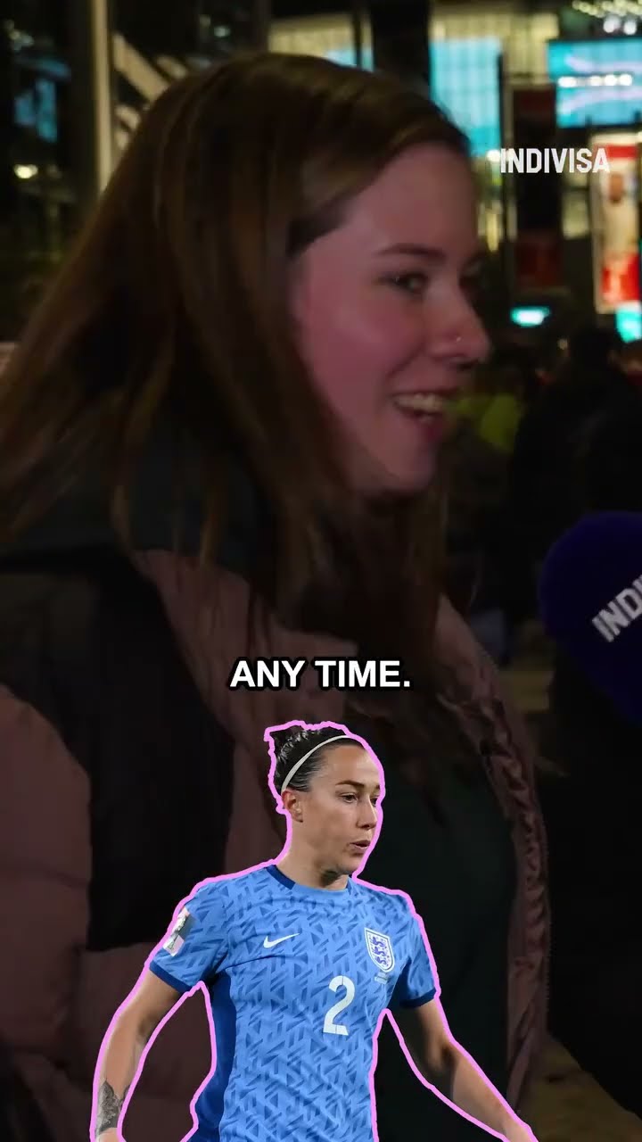 随着足球的 随着足球的